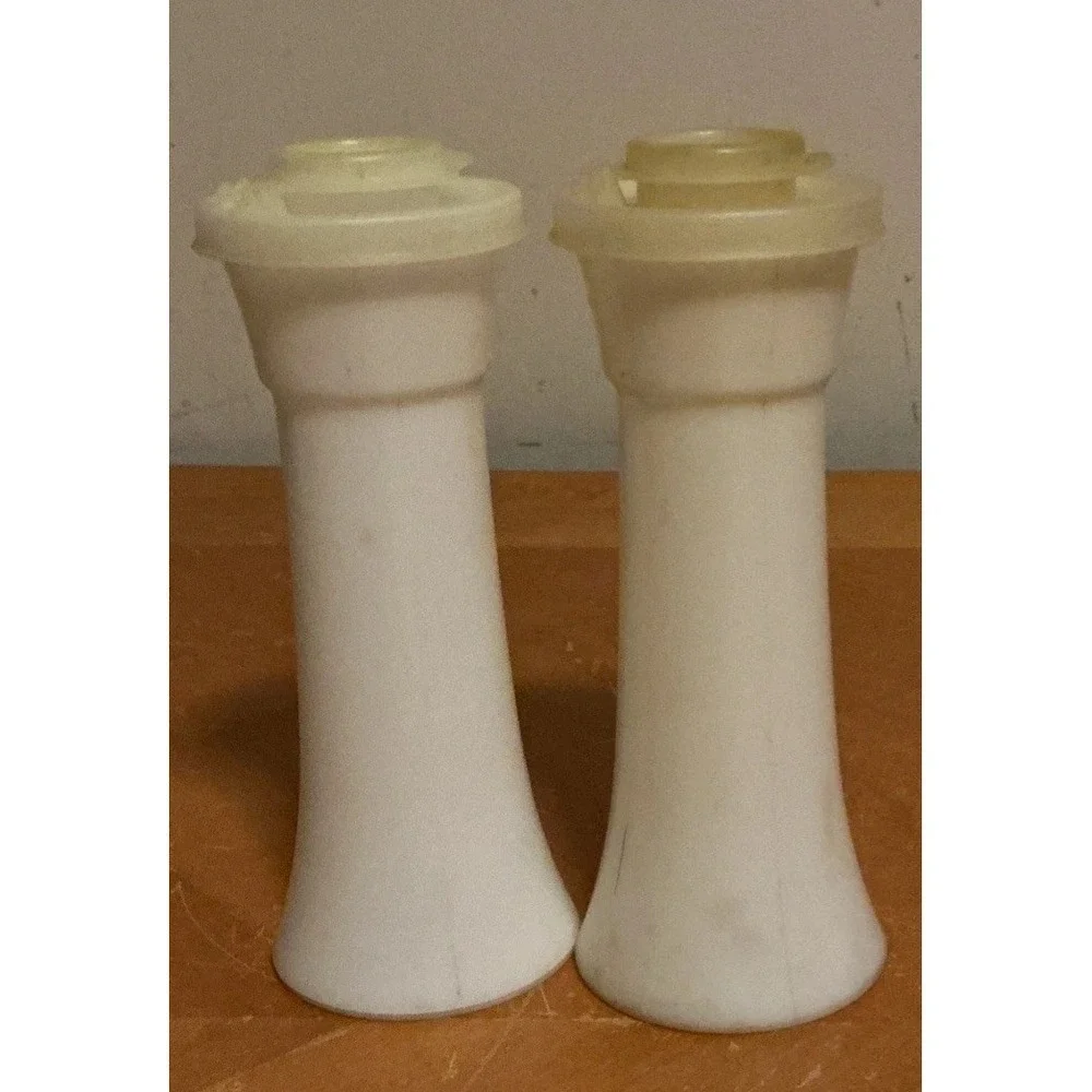 Vtg TUPPERWARE Hourglass Salt & Pepper‎ Shakers 6
